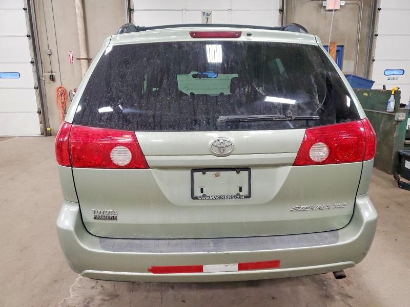 2006 Toyota Sienna xle