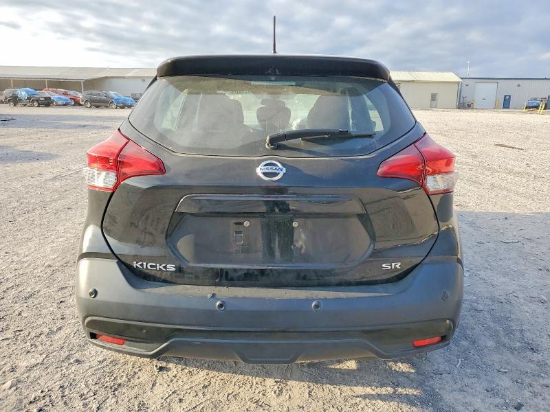 2020 Nissan Kicks sr
