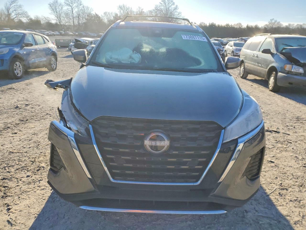 2024 Nissan Kicks sv