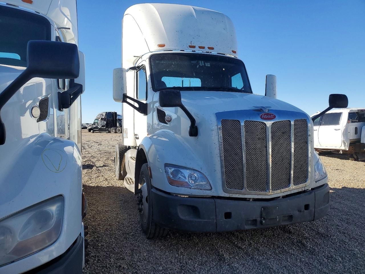 2018 Peterbilt 579 Semi Truck