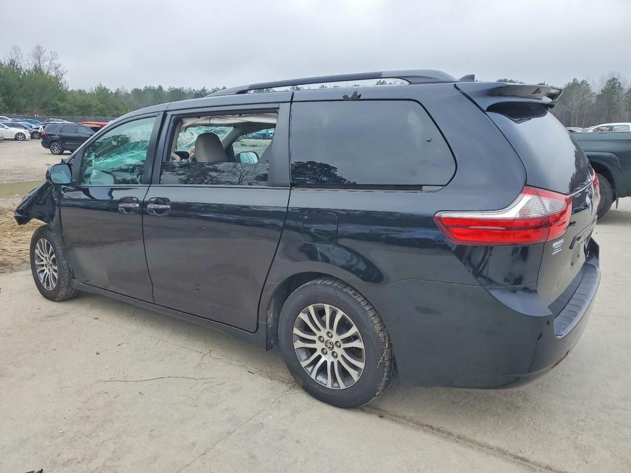 2020 Toyota Sienna xle