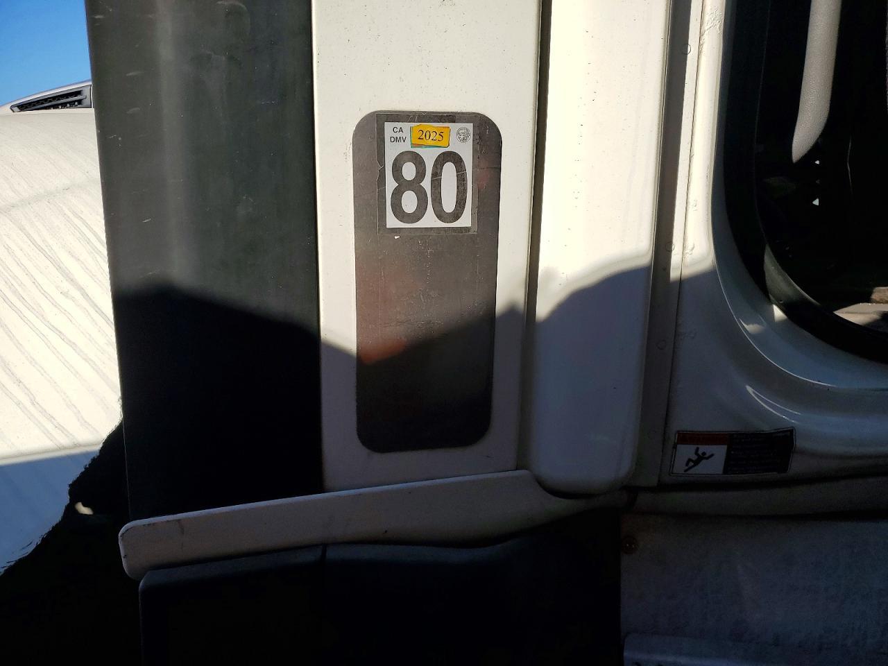 2016 Freightliner Cascadia 125 Semi Truck