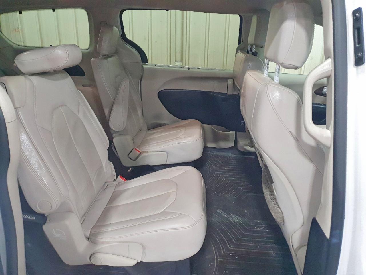 2018 Chrysler Pacifica Touring l