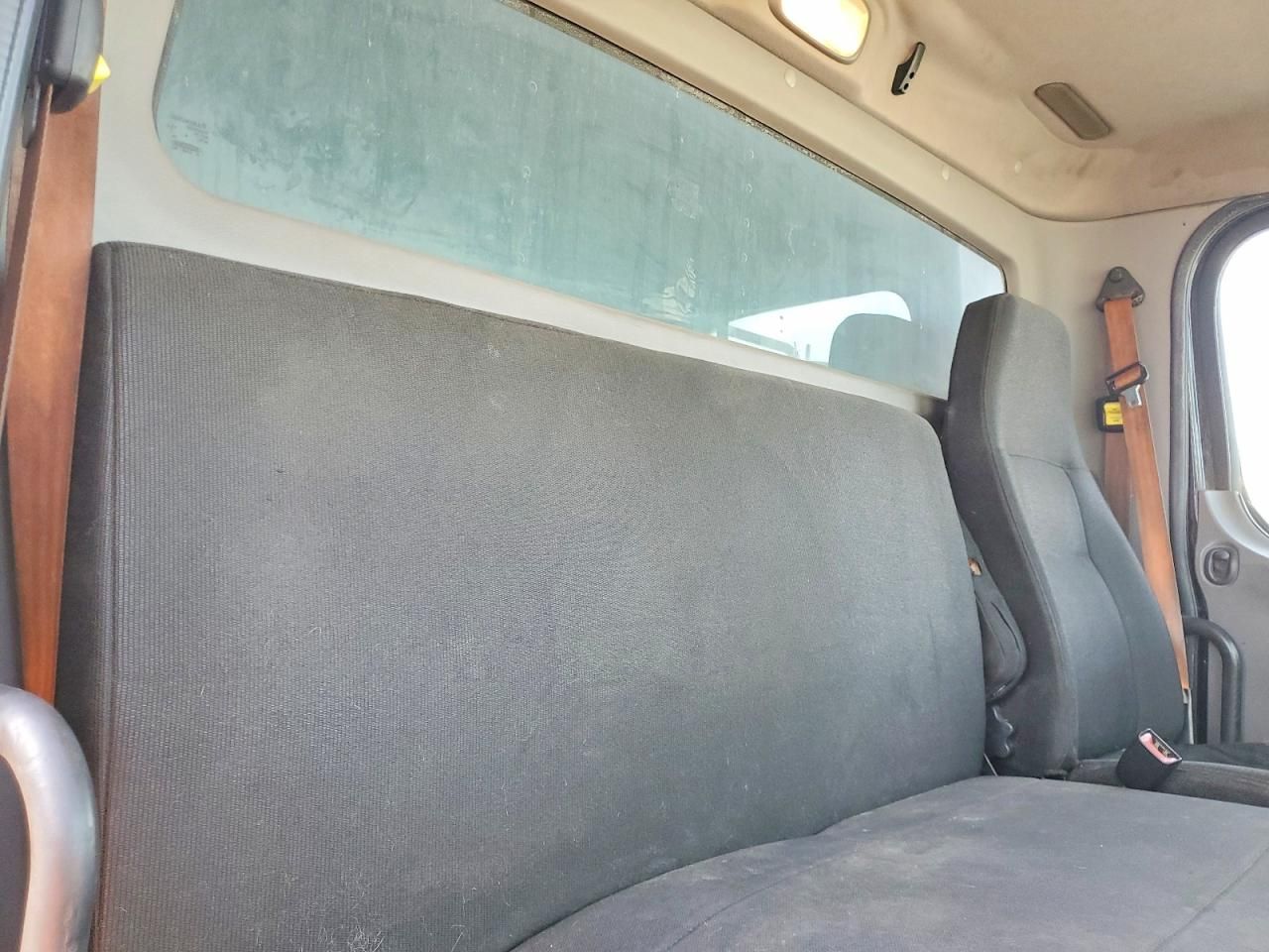 2013 Freigliner 2013 Freightliner Business Class M2 BOX Truck