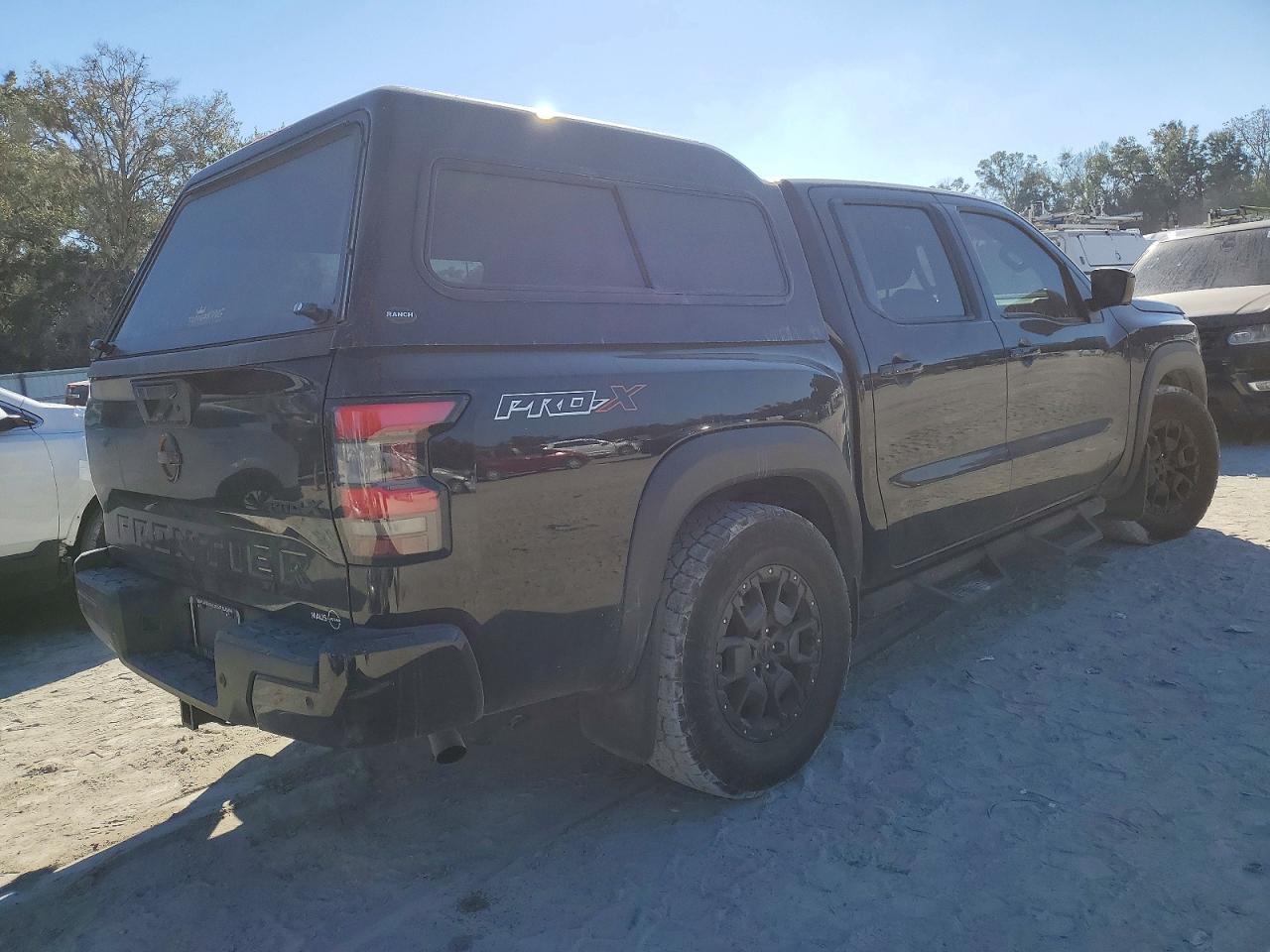 2023 Nissan Frontier s