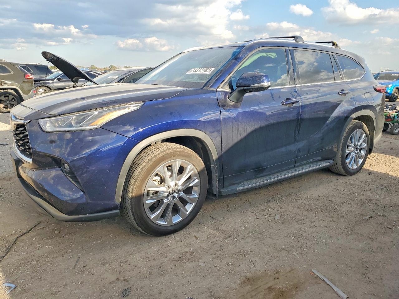 2025 Toyota Highlander le