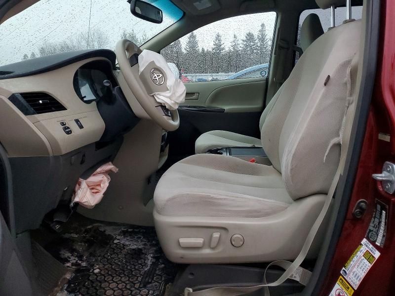 2012 Toyota Sienna le