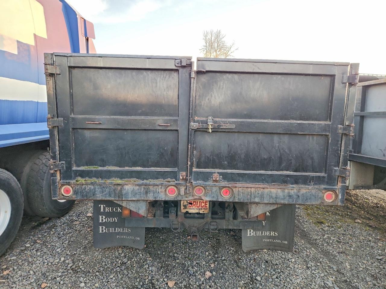 2005 Chevrolet Tilt Master W4S042