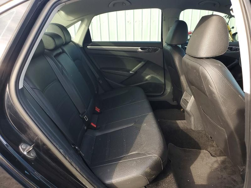 2017 Volkswagen Passat R-line