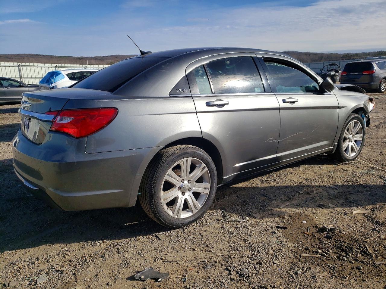 2013 Chrysler 200 Touring