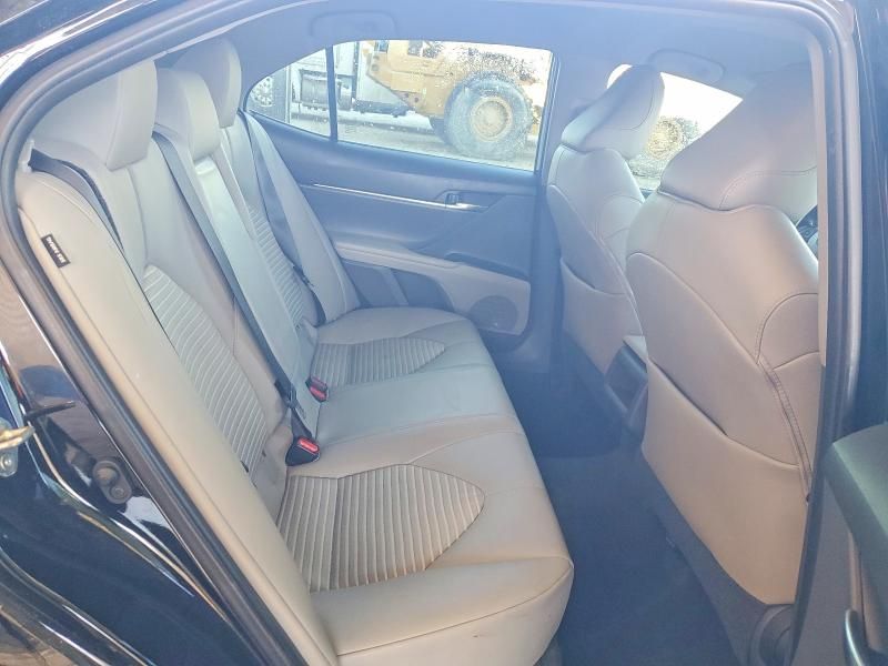 2020 Toyota Camry se