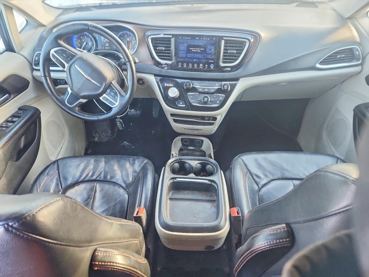 2017 Chrysler Pacifica Touring l