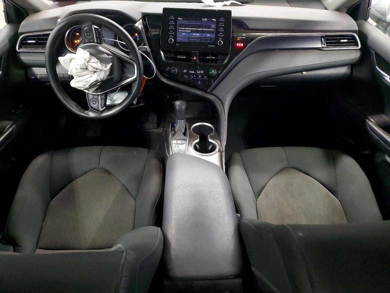 2023 Toyota Camry le