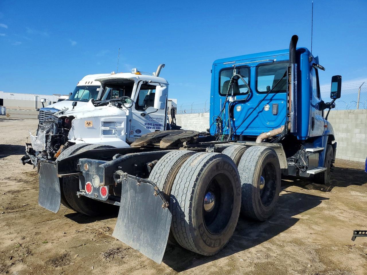2017 Freightliner Cascadia 125 Semi Truck