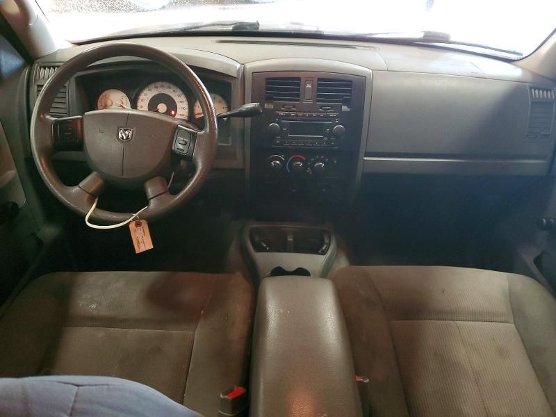 2005 Dodge Dakota Quattro