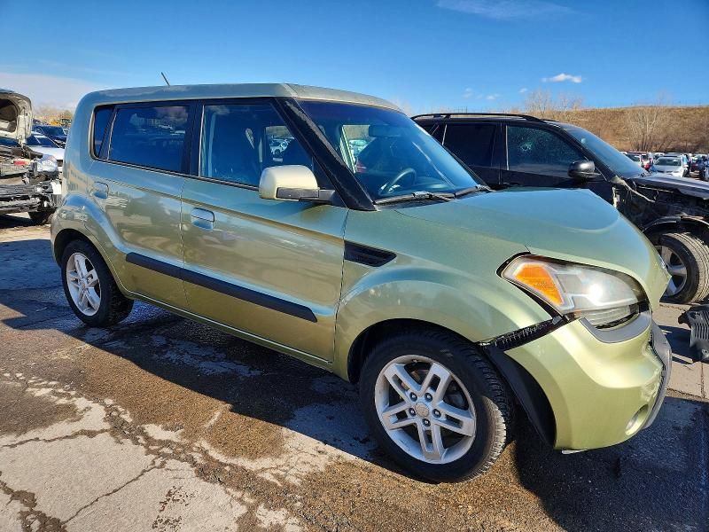 2010 KIA Soul +