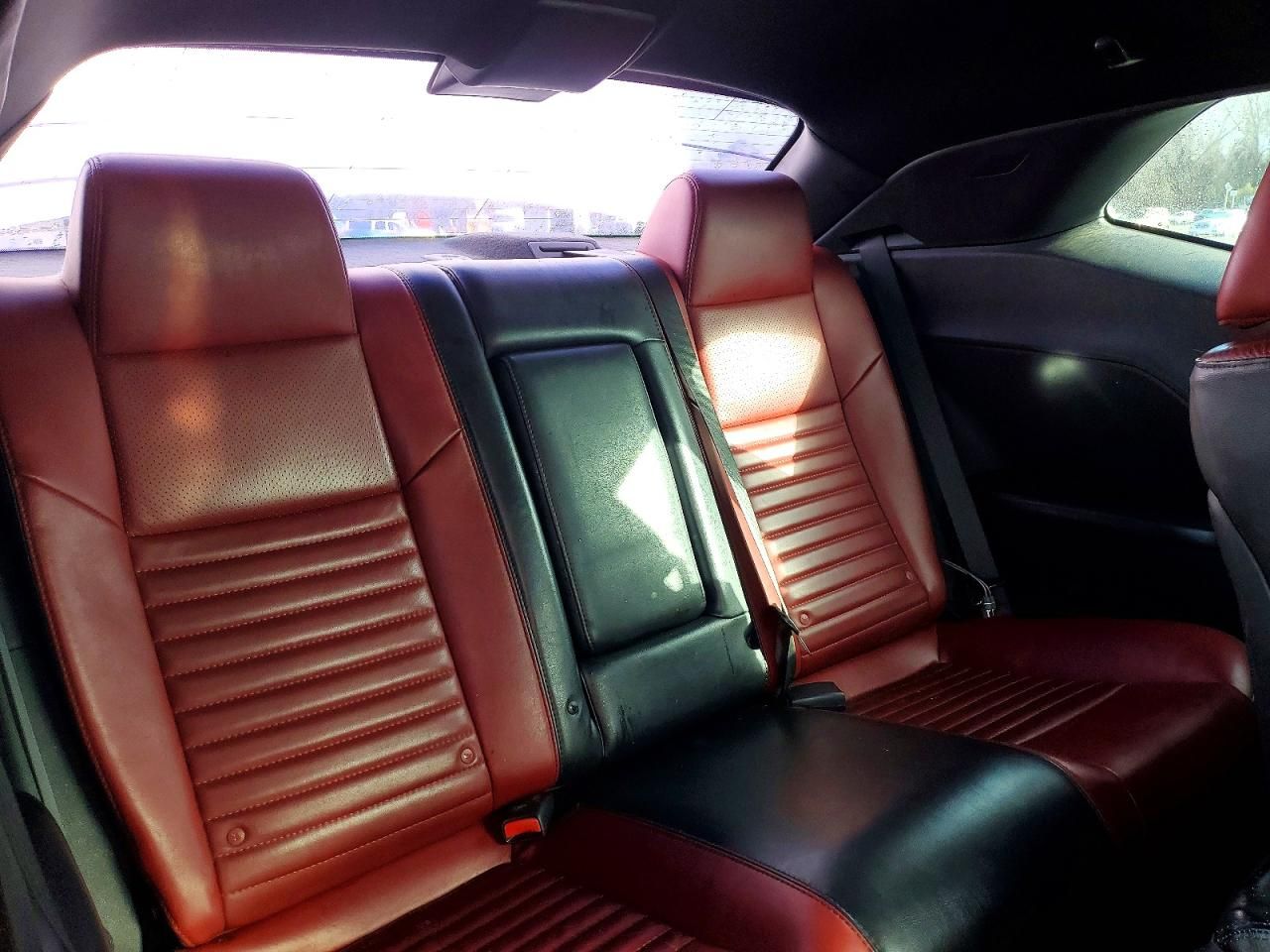 2014 Dodge Challenger sxt