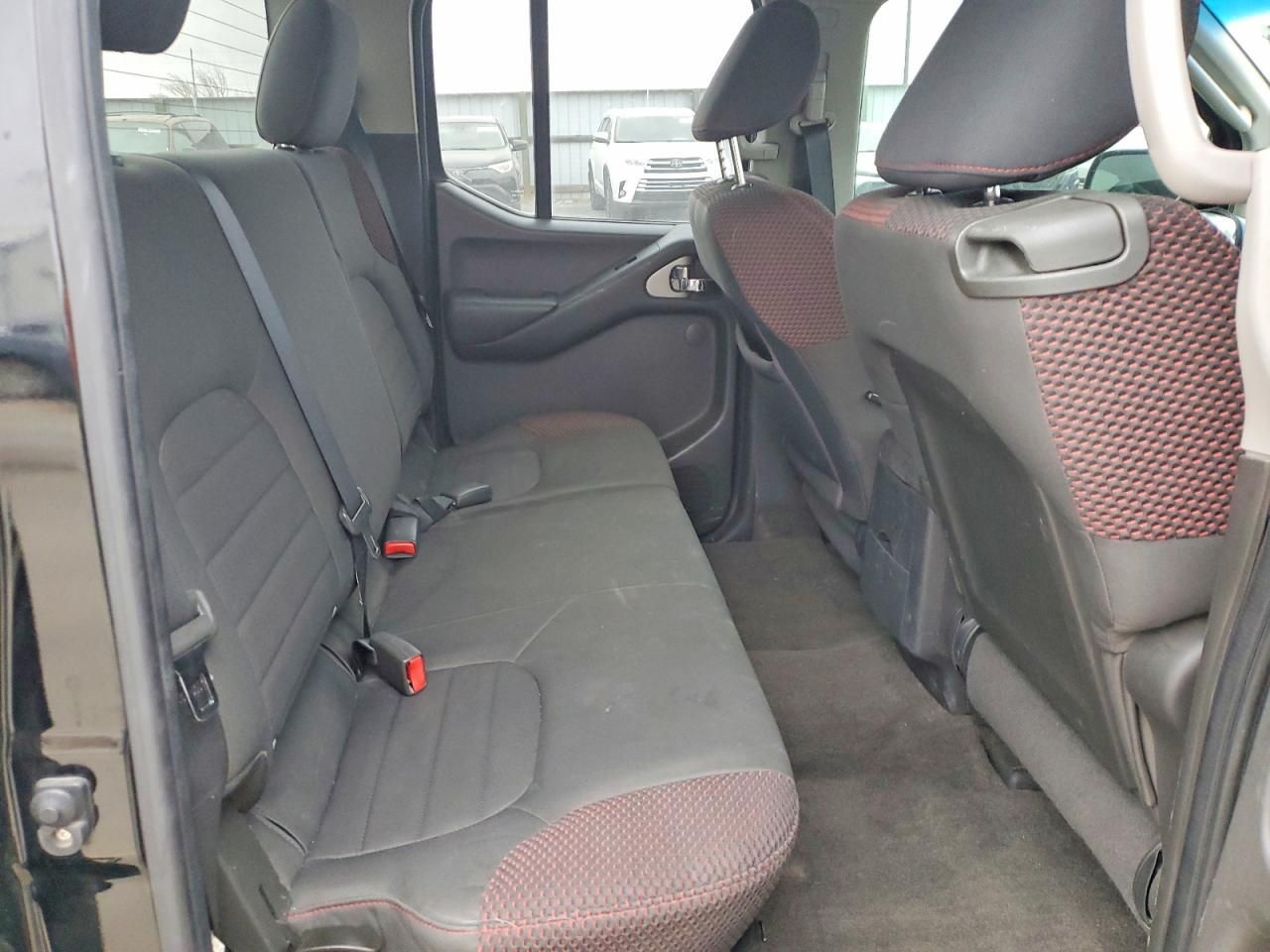 2009 Nissan Frontier Crew cab se