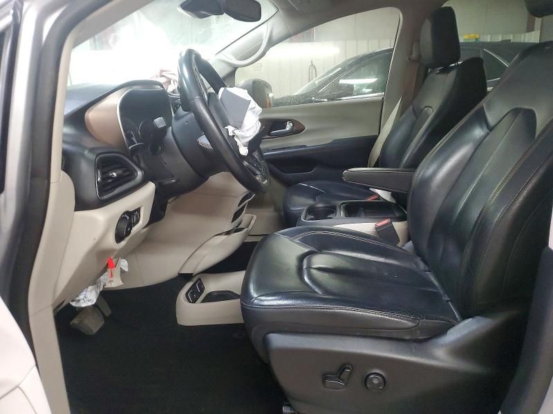 2019 Chrysler Pacifica Touring l