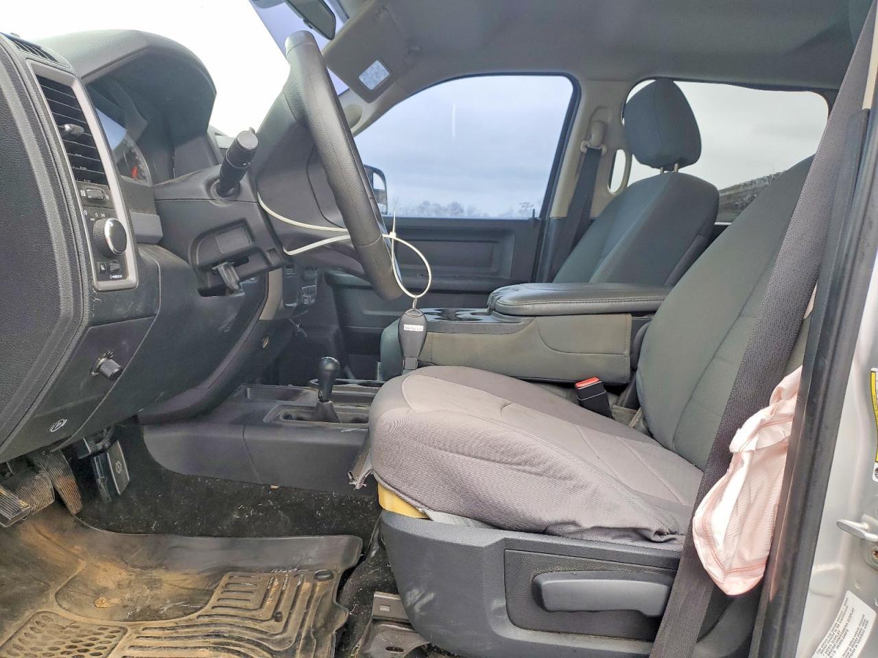 2014 Dodge RAM 2500 Flatbed Truck