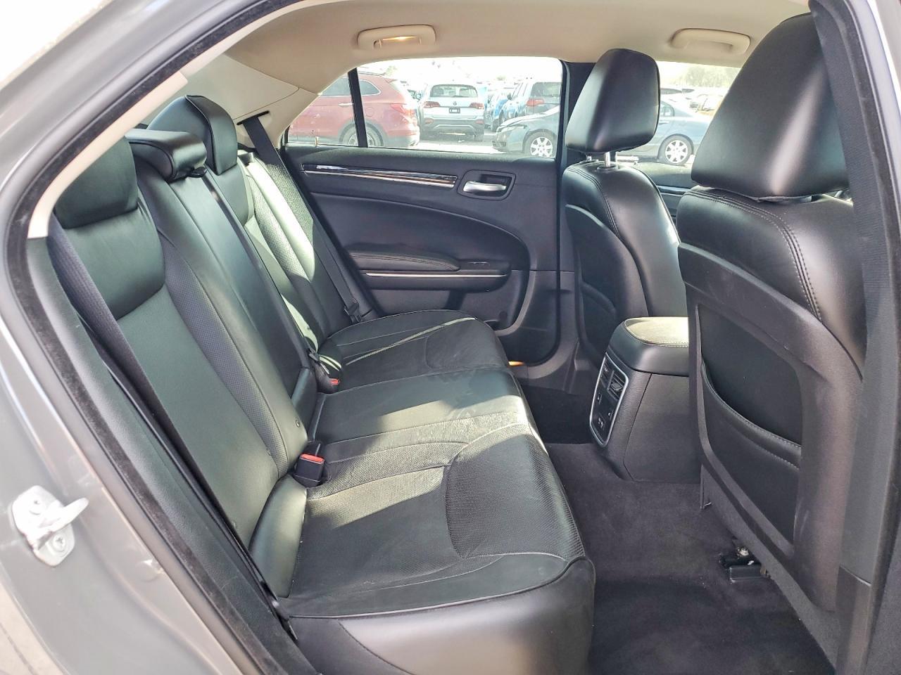 2018 Chrysler 300 Limited