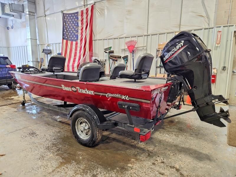 2021 Tracker Classic XL-Personal Watercraft
