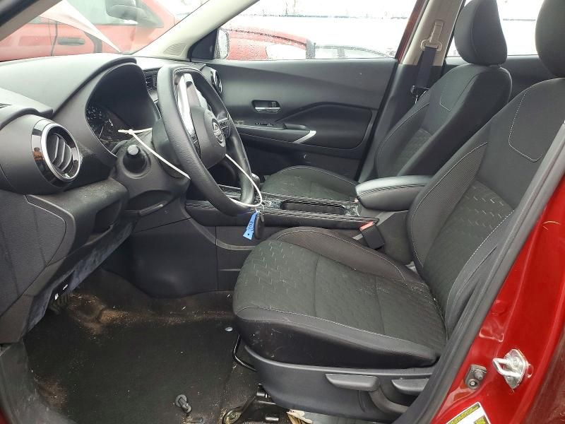 2022 Nissan Kicks sv