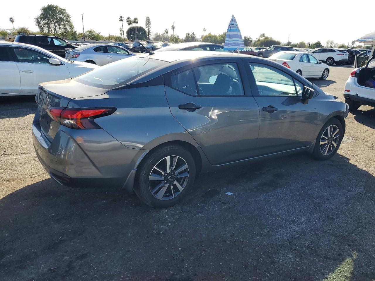 2025 Nissan Versa s