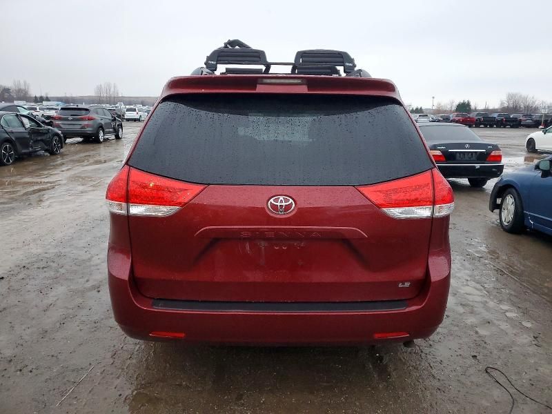 2012 Toyota Sienna le