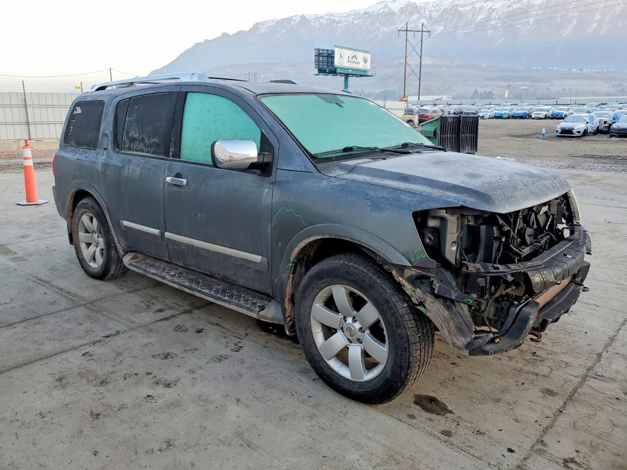 2013 Nissan Armada sv