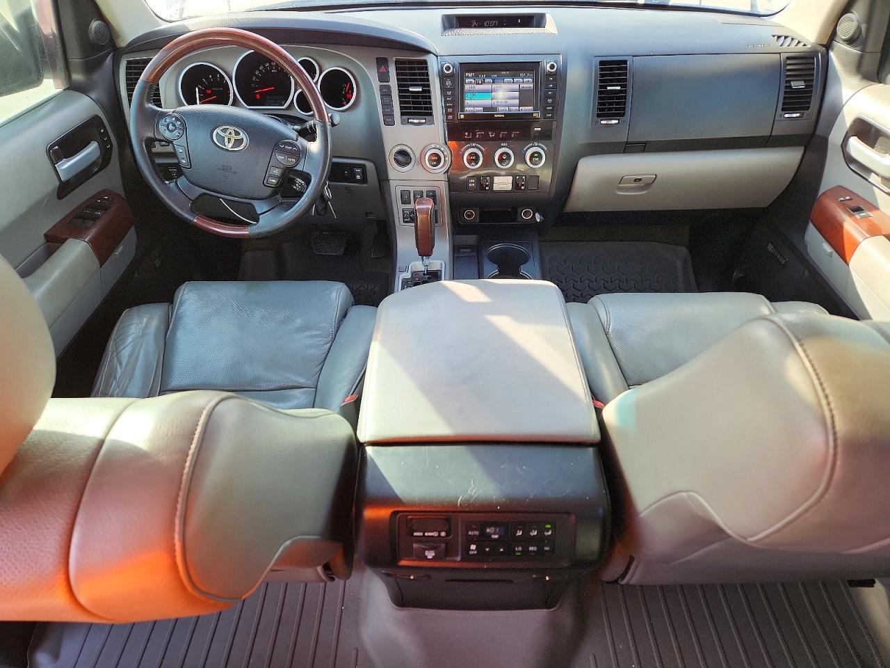 2011 Toyota Sequoia Platinum