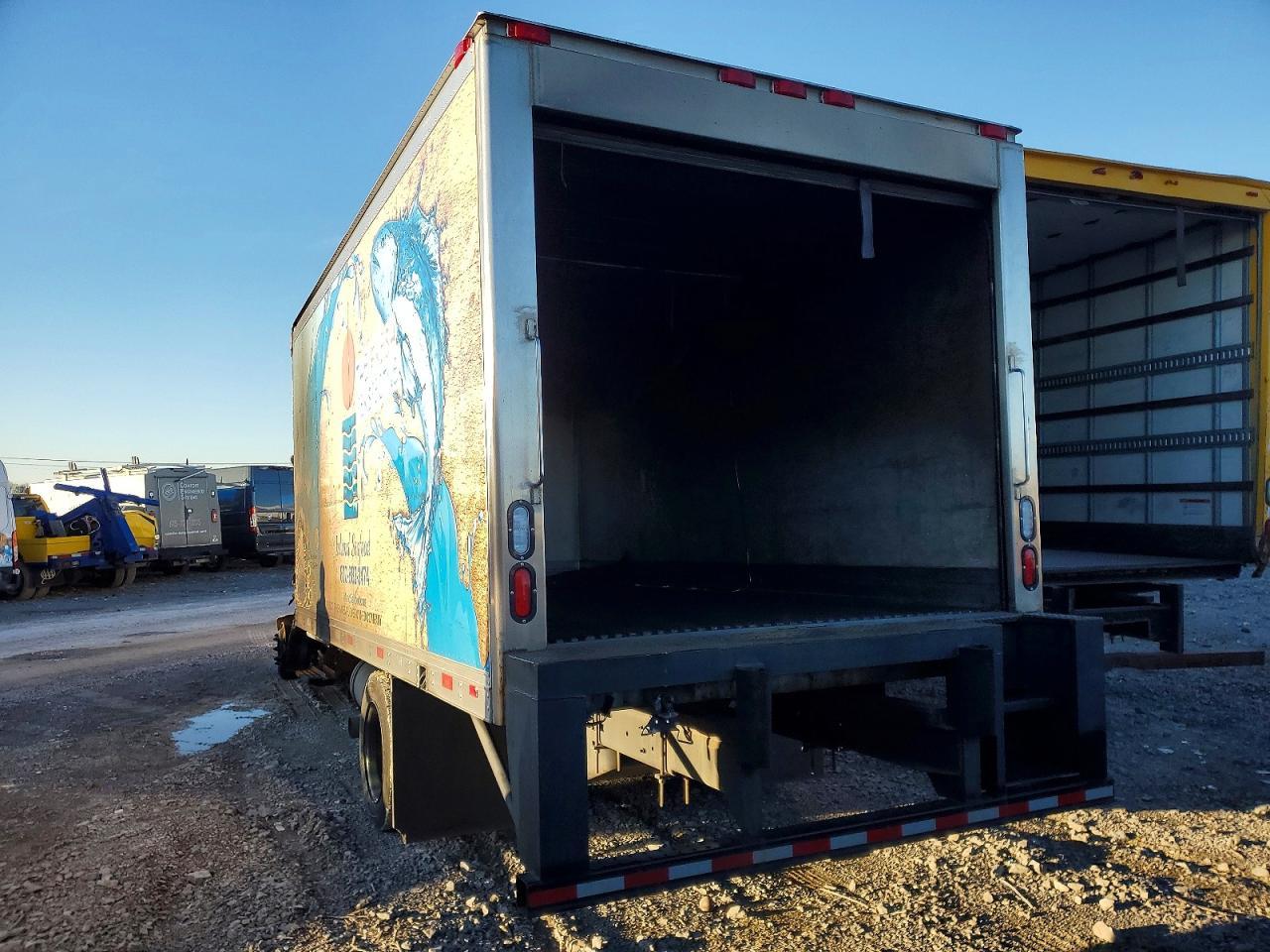 2022 Chevrolet Silverado Refrigerated BOX Truck