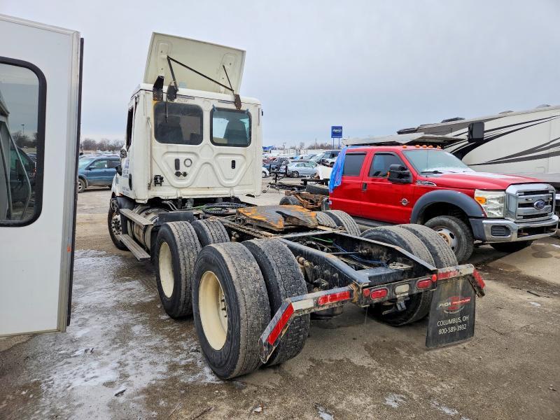 2019 Freigliner 2019 Freightliner Cascadia 116 Semi Truck