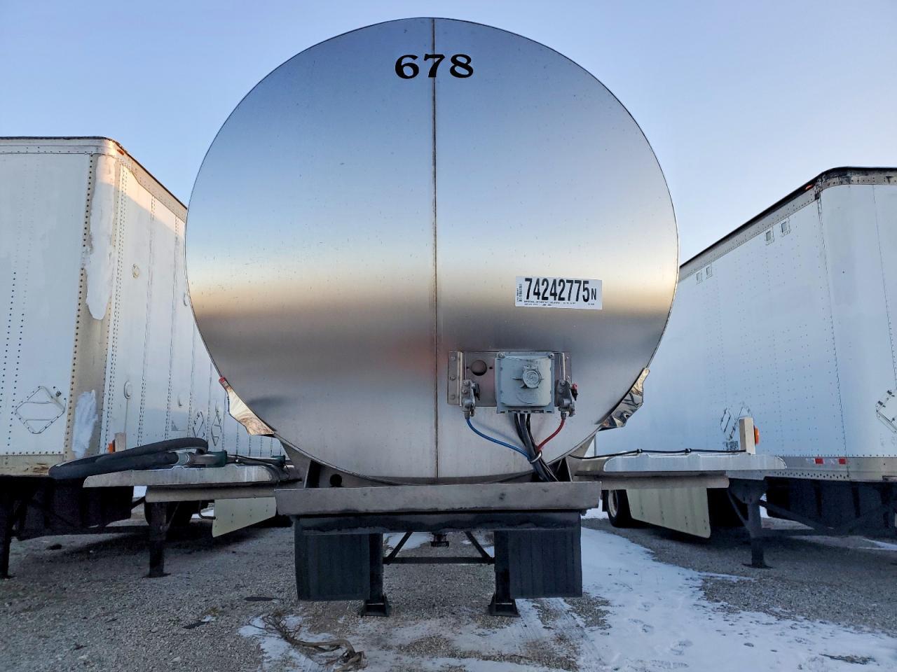 2003 Walker Tank Trailer