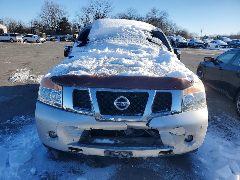2012 Nissan Armada sv