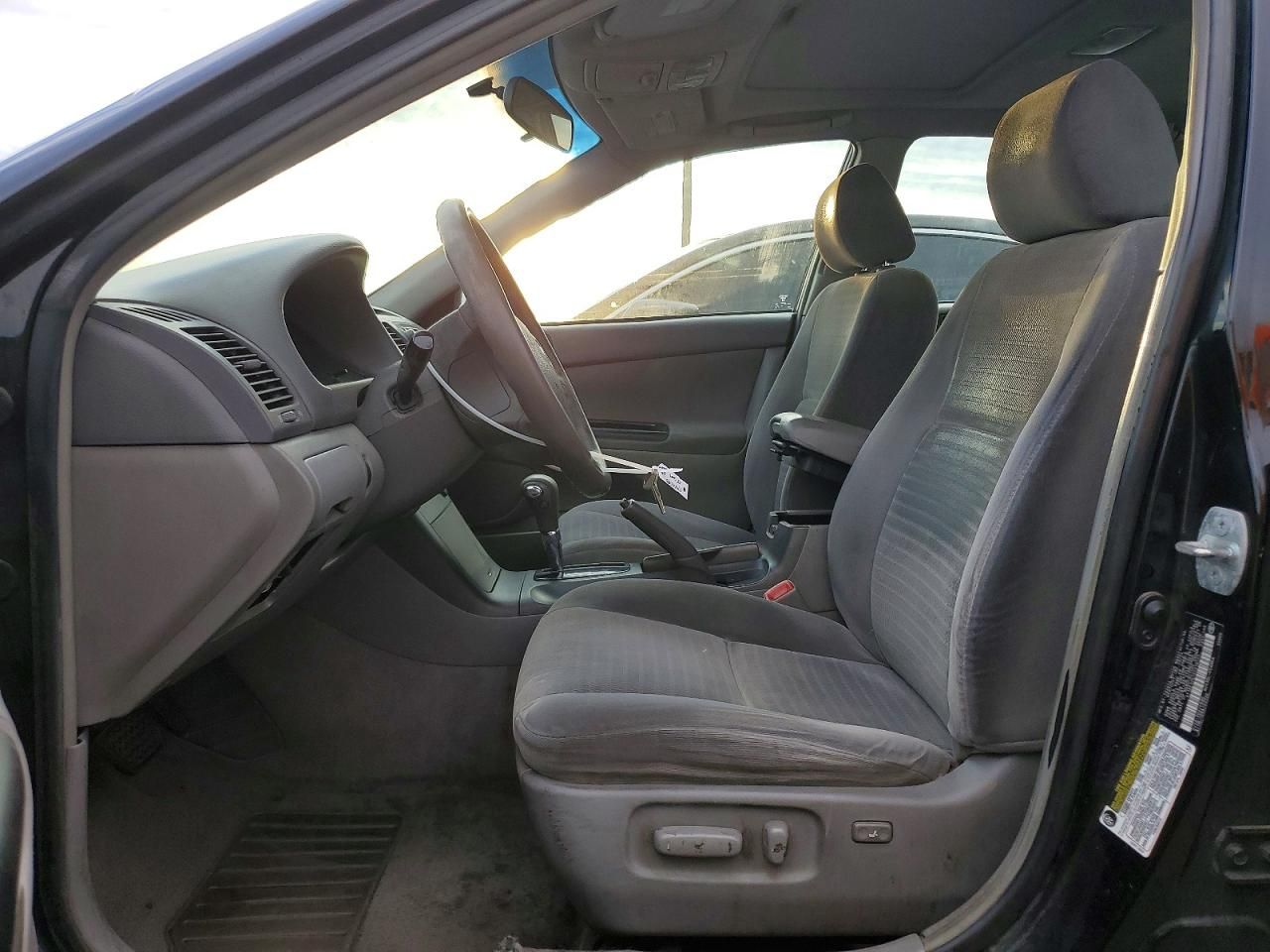 2005 Toyota Camry le