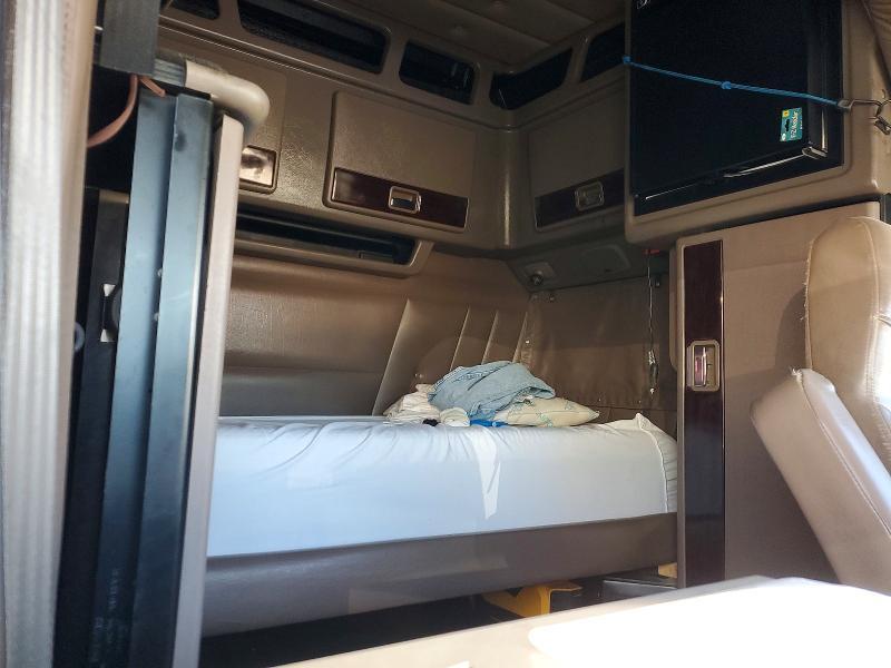 2018 Peterbilt 579 Semi Truck