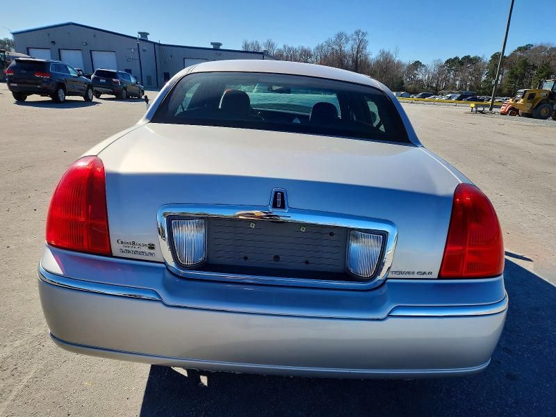 2009 Lincoln Town car Signature Limited
