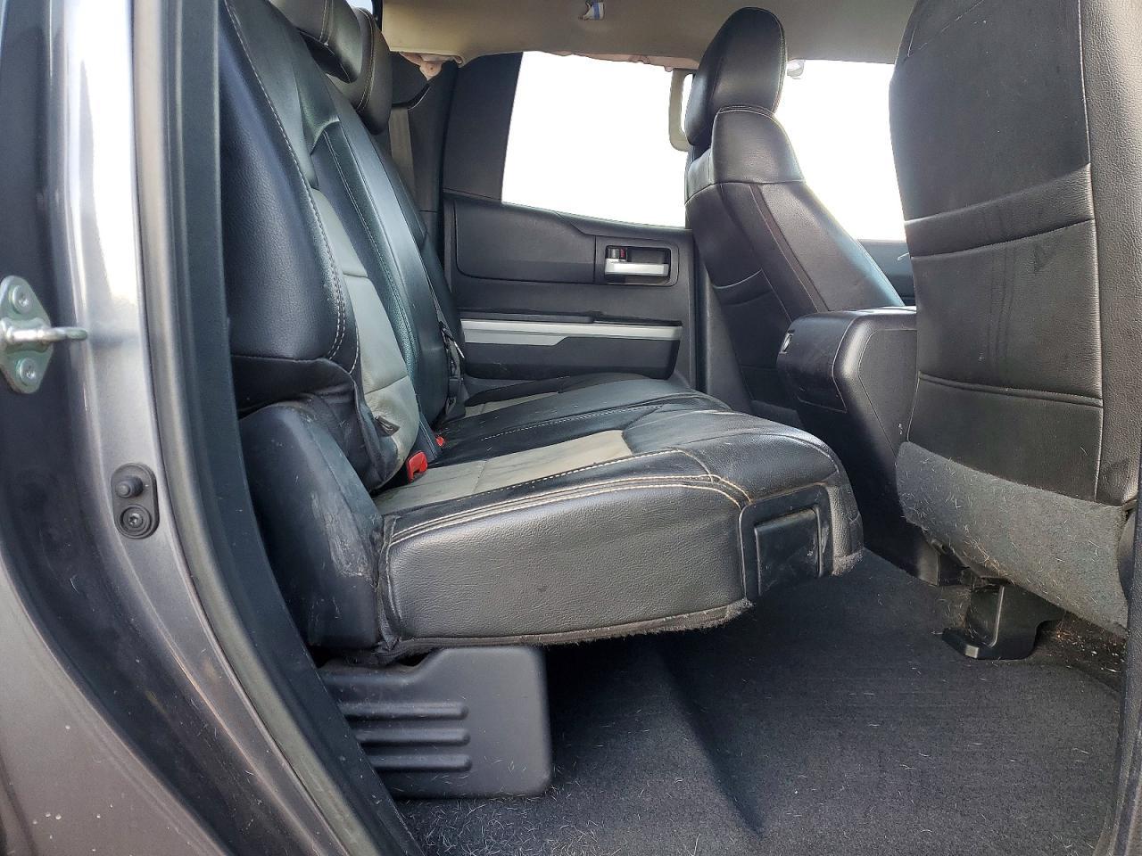 2014 Toyota Tundra SR5