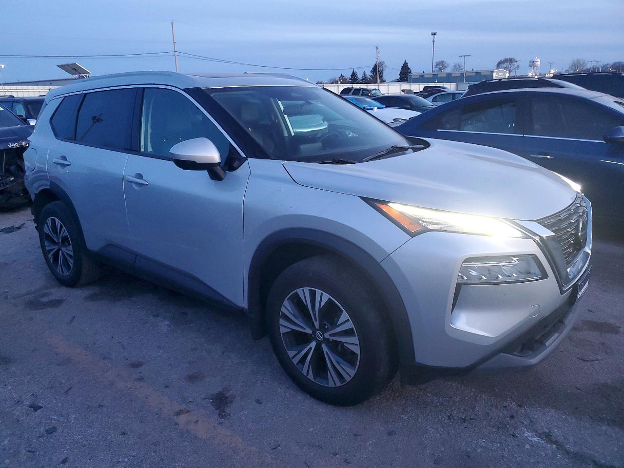 2021 Nissan Rogue sv