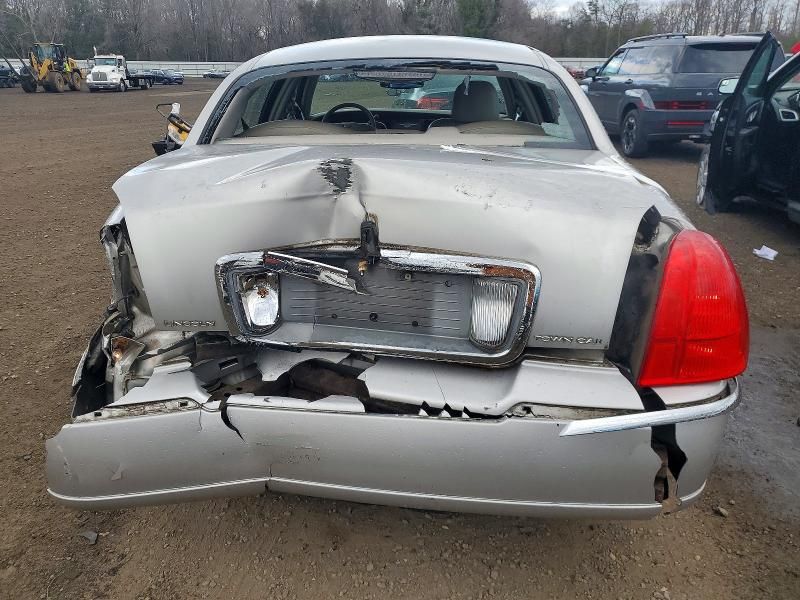 2003 Lincoln Town car Executive