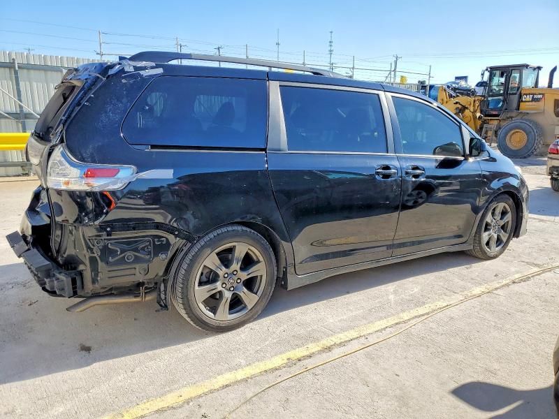 2019 Toyota Sienna se