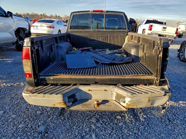 2003 Nissan Frontier King cab xe