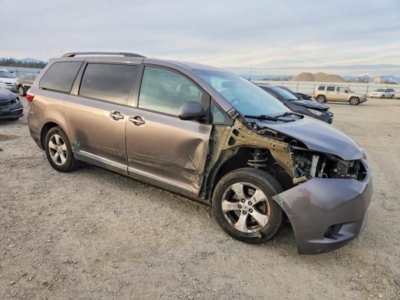 2016 Toyota Sienna le
