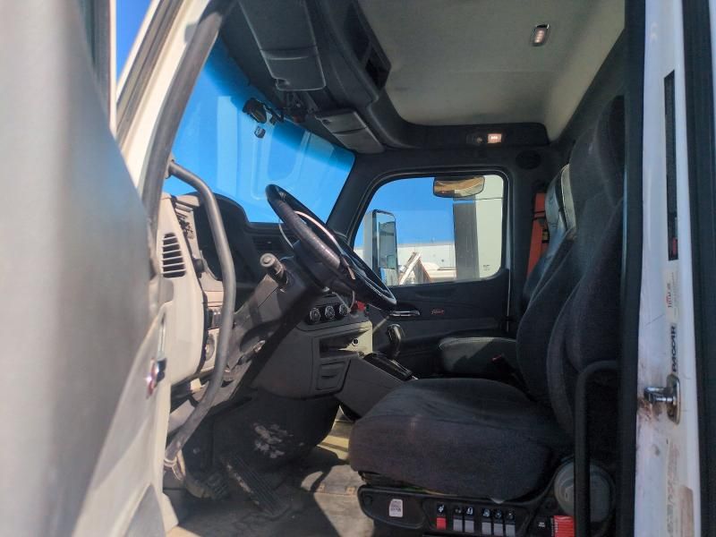 2017 Peterbilt 579 Semi Truck