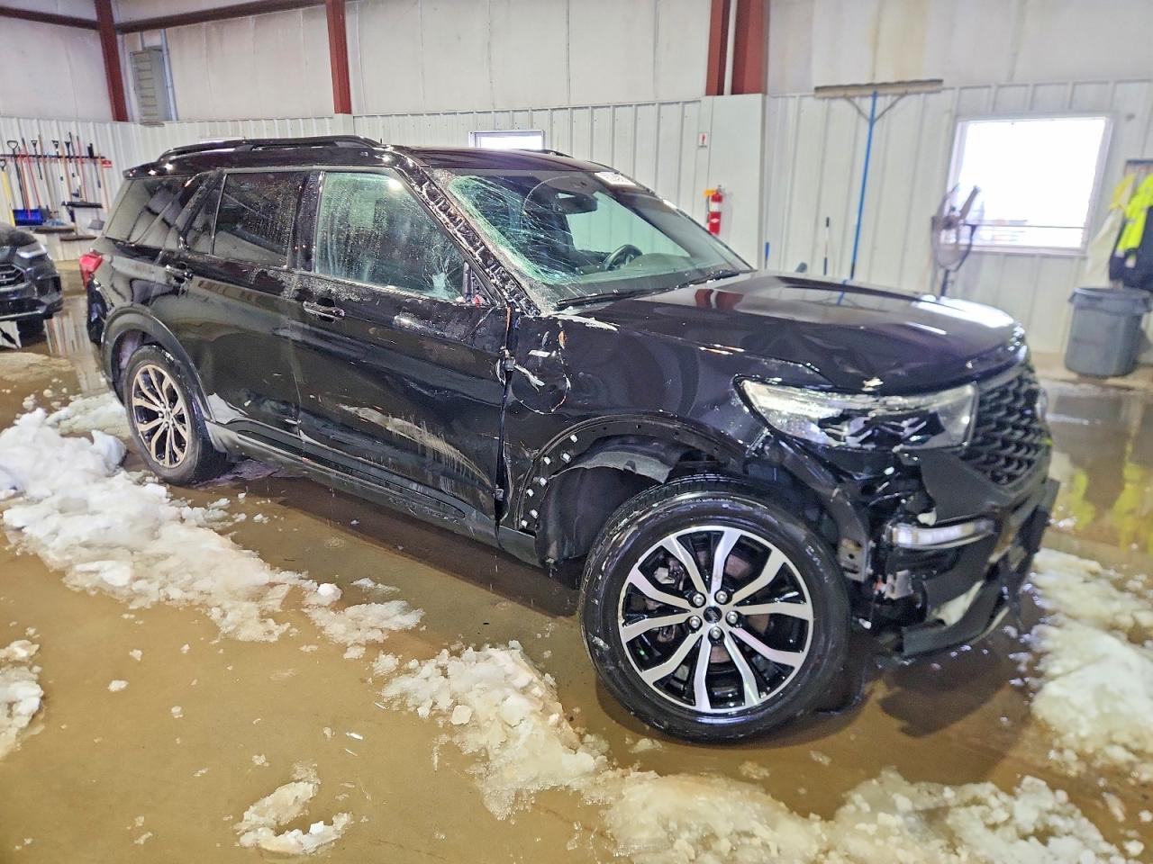 2022 Ford Explorer St-line