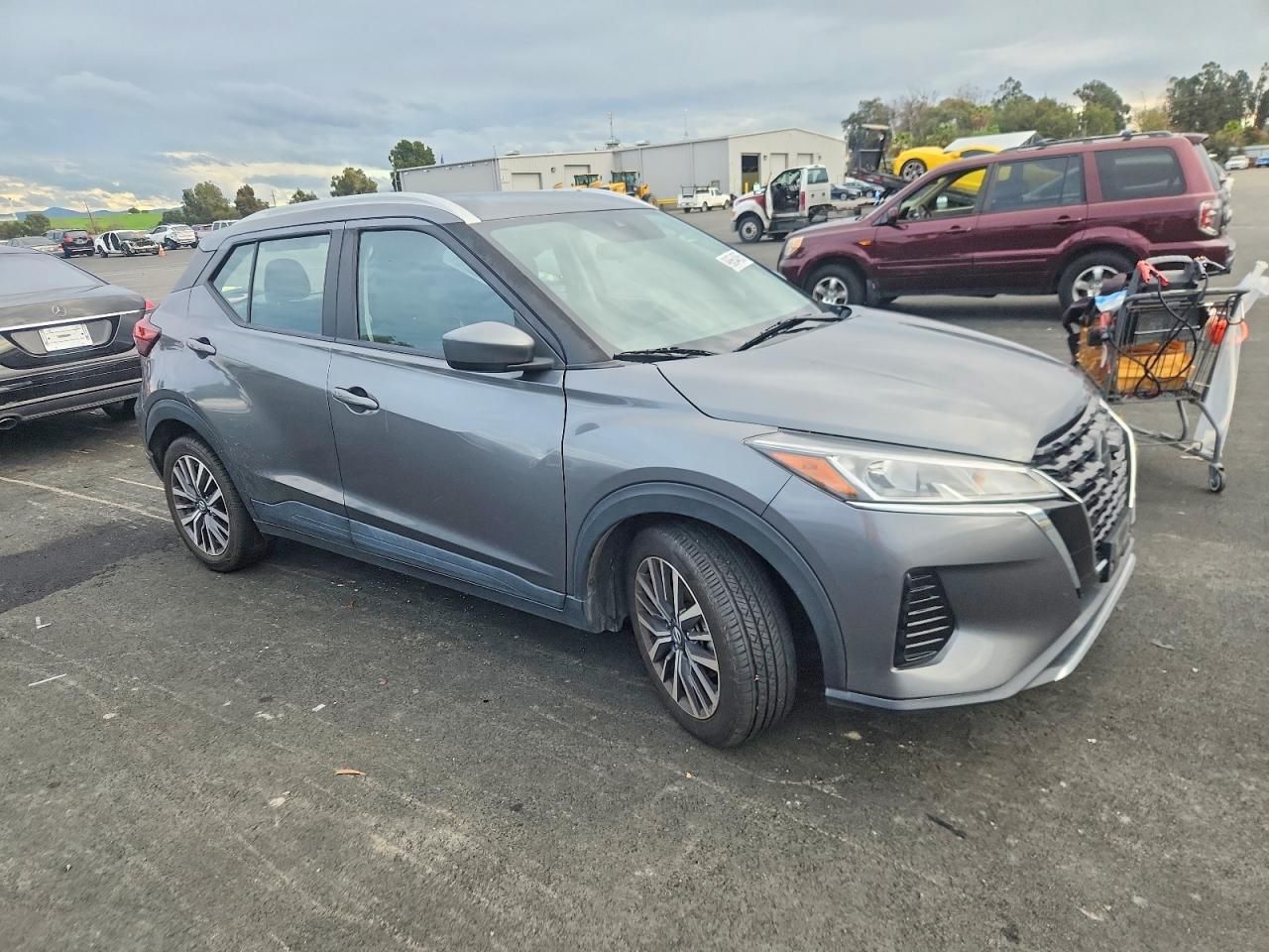 2021 Nissan Kicks sv