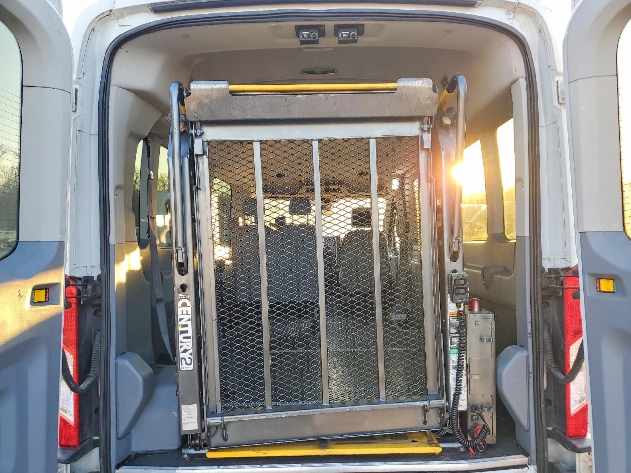 2015 Ford Transit-350 WAG