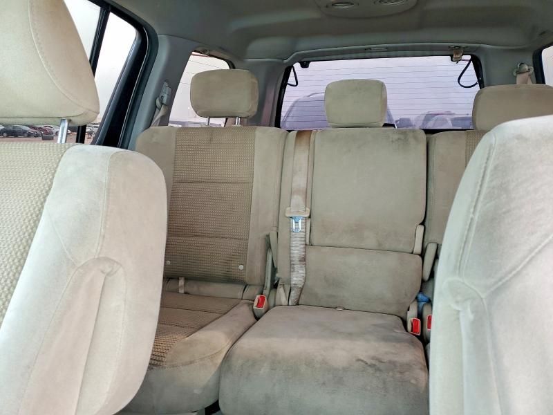 2011 Nissan Armada sv