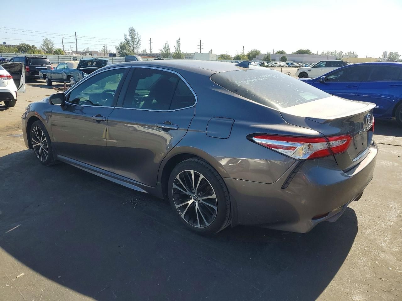 2020 Toyota Camry se